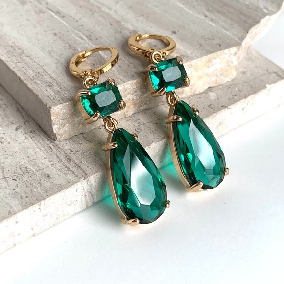Emerald Glass double drop prong set stone Earrings ~NWT - Picture 12 of 14